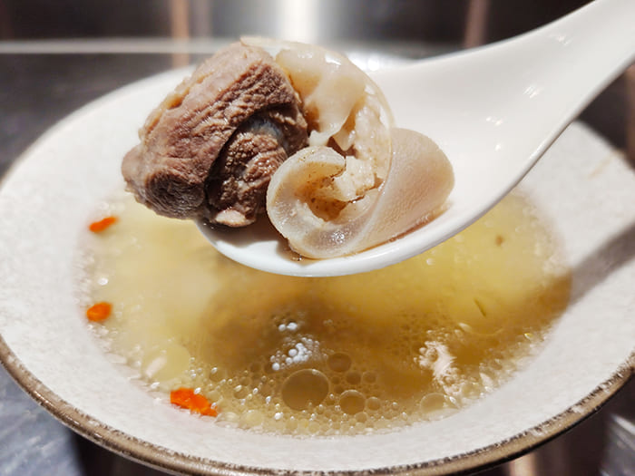 羊肉湯羊肉爐溪湖羊肉帶皮肉塊清燉羊肉國產羊肉